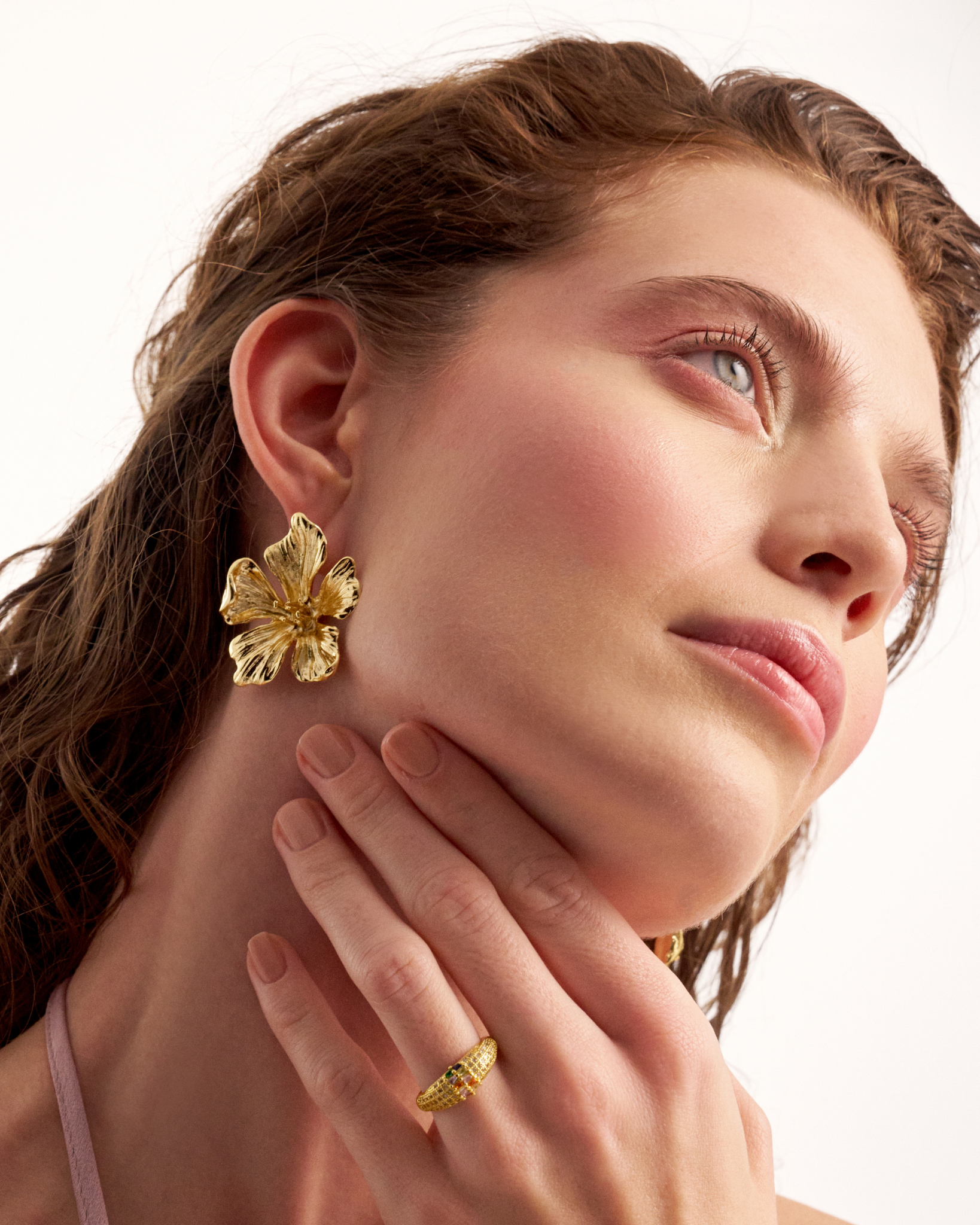 Minimal luxury floral earrings