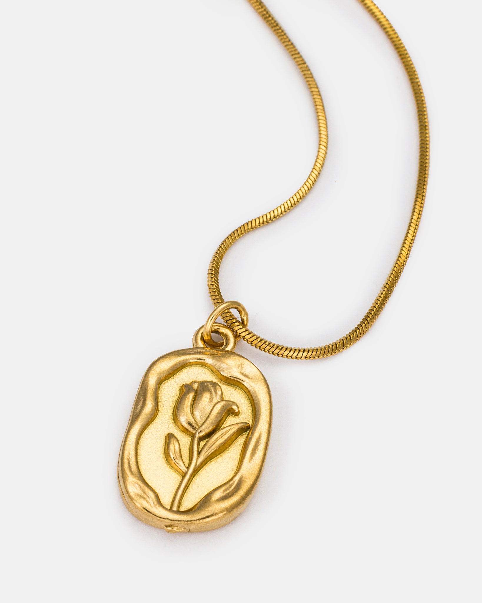 Tulip Medallion Necklace in Gilded Bloom